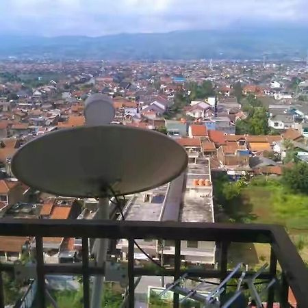Apartment The Suites Metro By Yudis Bandung Zimmer foto