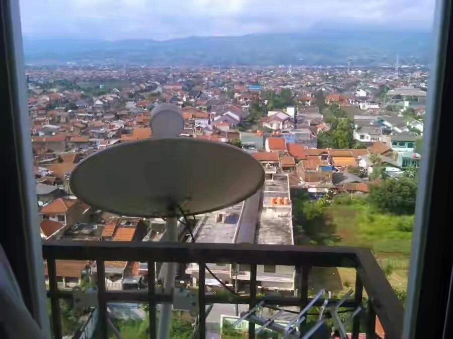 Apartment The Suites Metro By Yudis Bandung Zimmer foto